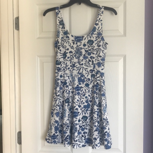 Blue flower print dress - Picture 1 of 3